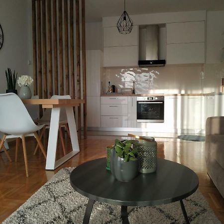טרביניה Apartman Avisi מראה חיצוני תמונה