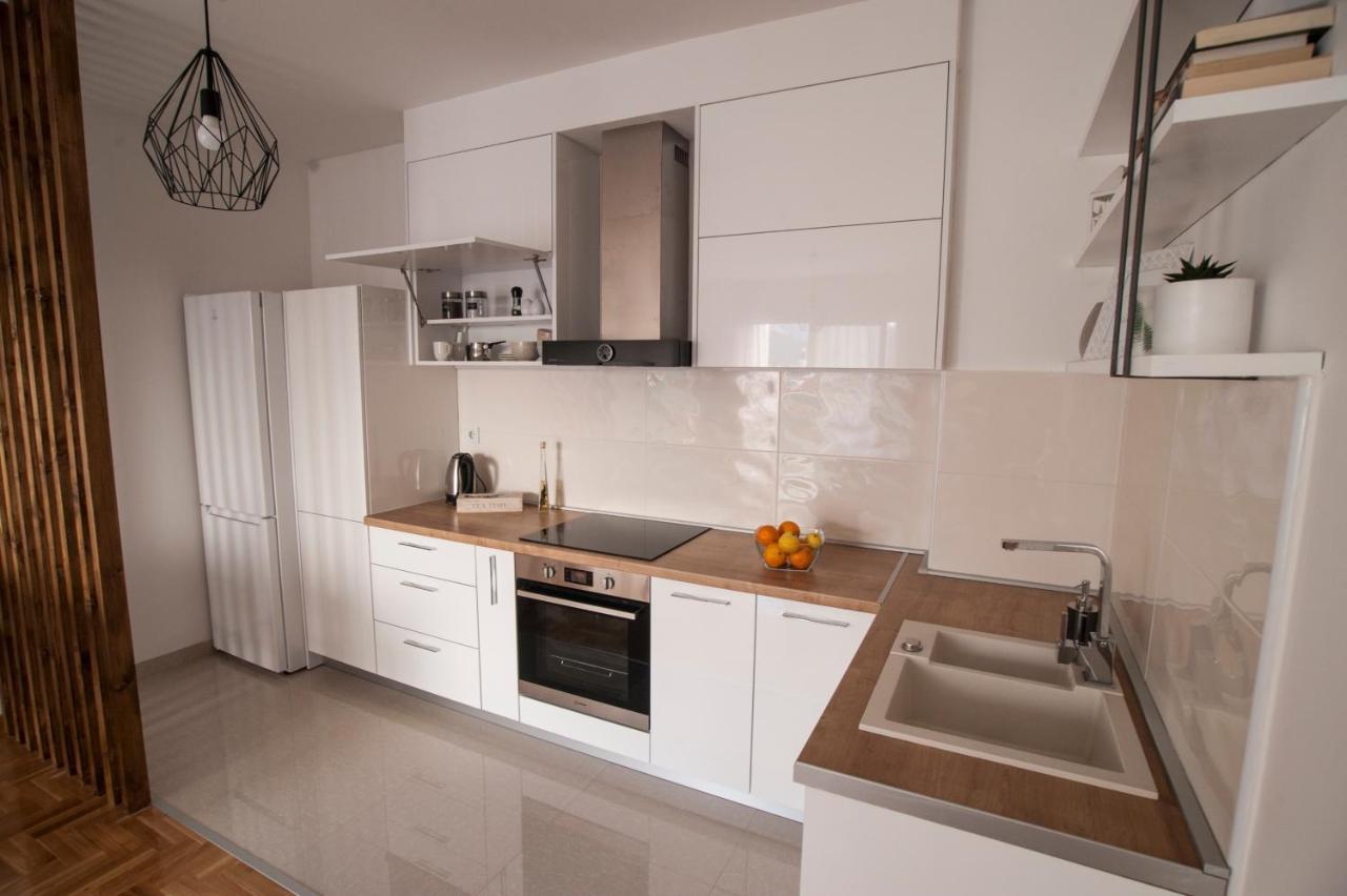 טרביניה Apartman Avisi מראה חיצוני תמונה