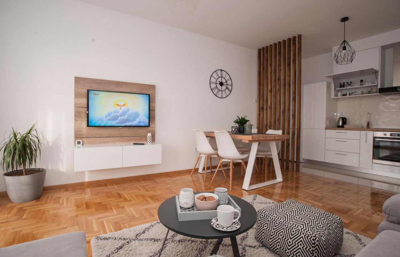 טרביניה Apartman Avisi מראה חיצוני תמונה
